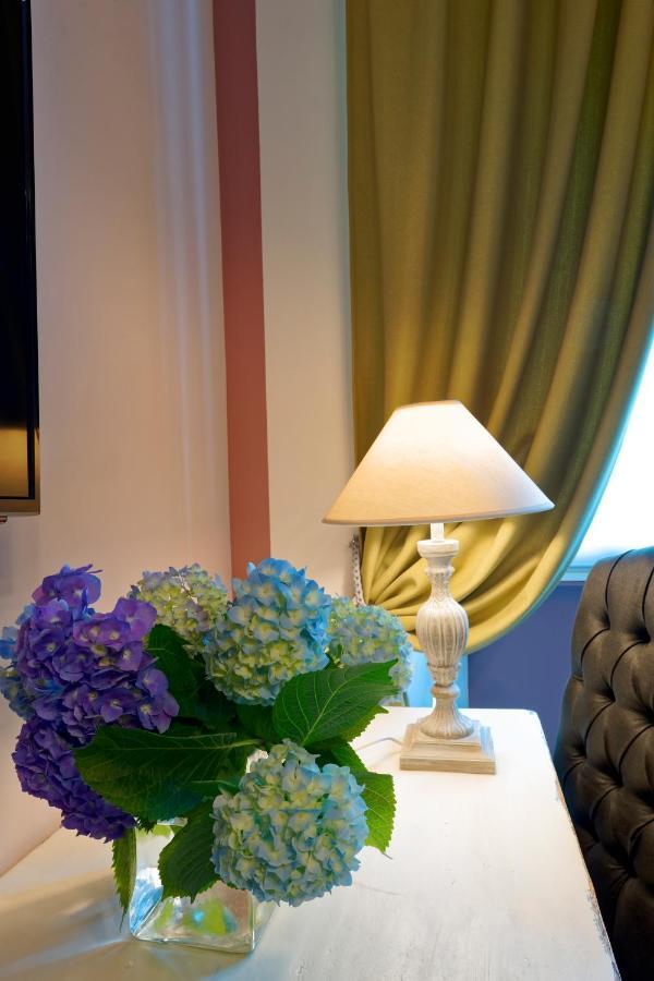 White Ribbon Hotel Milan Bagian luar foto