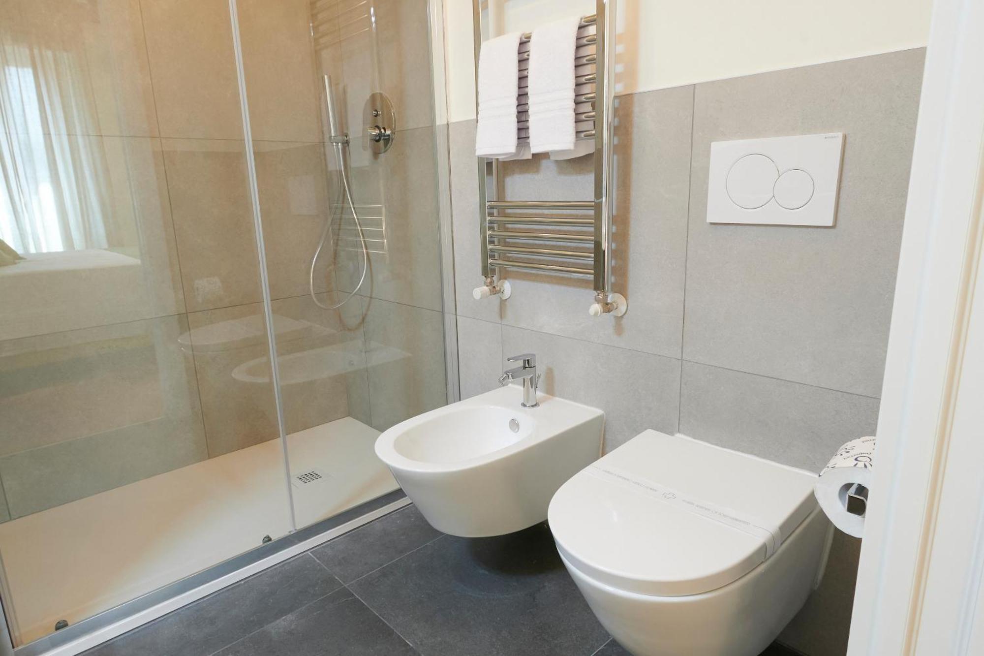 White Ribbon Hotel Milan Bagian luar foto